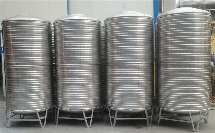 不銹鋼圓柱形保溫水箱